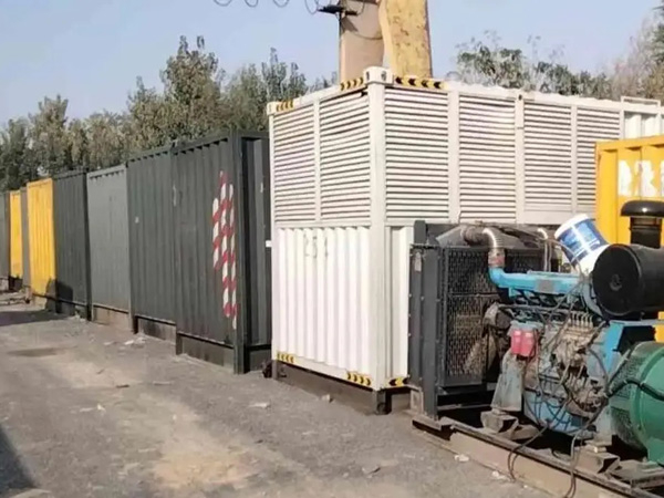 黎城200KW柴油发电机机组每小时油耗是多少？